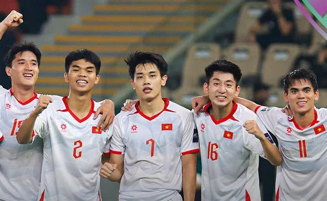 Truy cập trang chủ và nhấn đăng ký Awin68